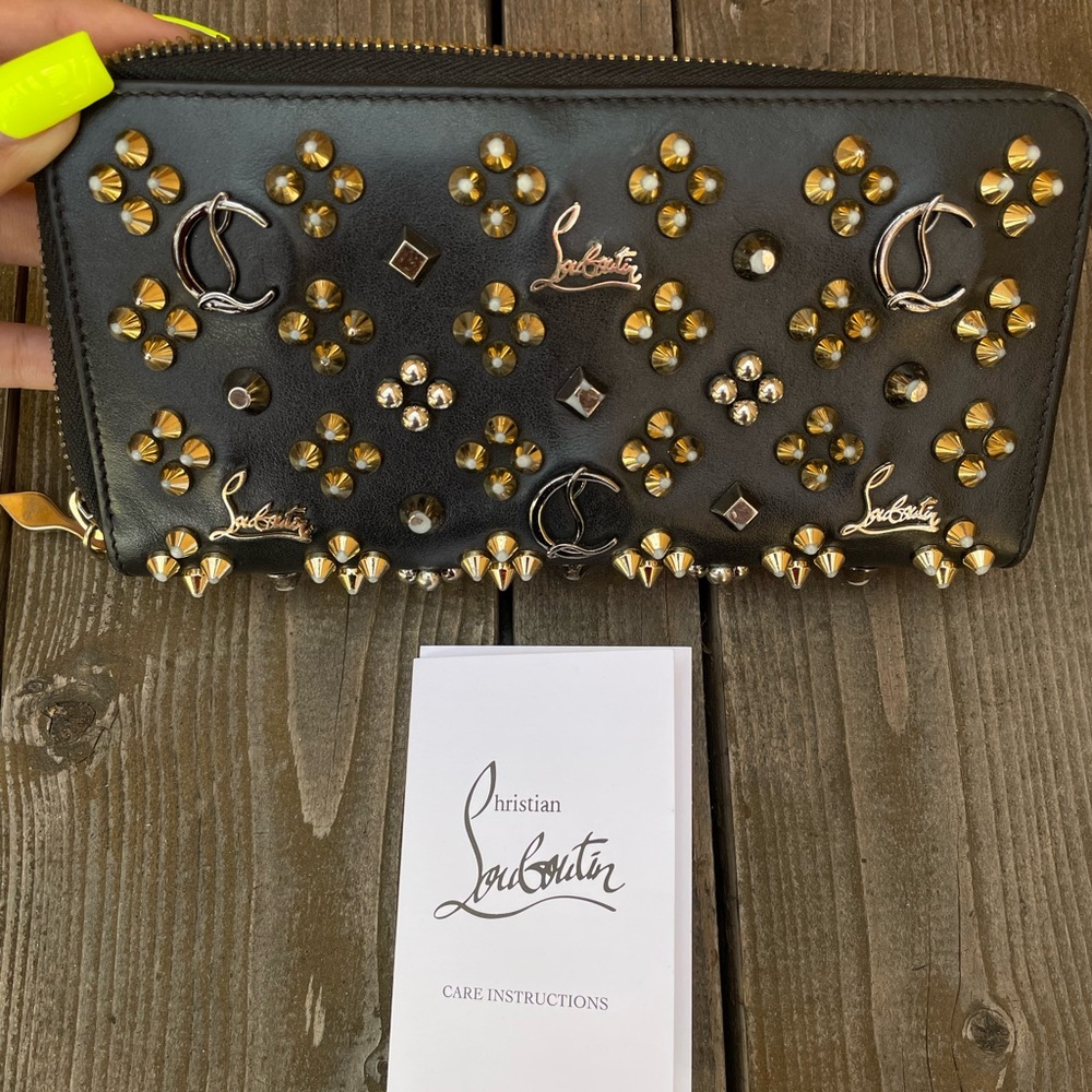 Christian Louboutin Zippy Wallet Panettone Spikes Black Leather